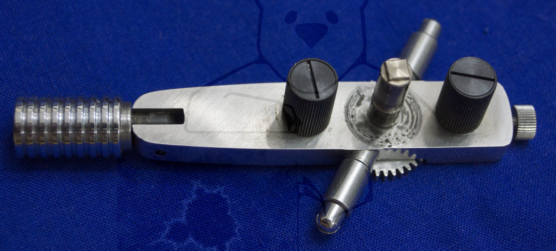 Bluttransfusion mit der Blutpumpe "Transfusex", Kurbel mit verstellbaren Rollen, unten
